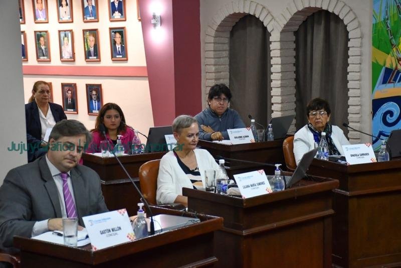 El Concejo Deliberante de San Salvador aprobó el aumento mensualizado de los colectivos 6 El Concejo Deliberante de San Salvador aprobó el aumento mensualizado de los colectivos 6